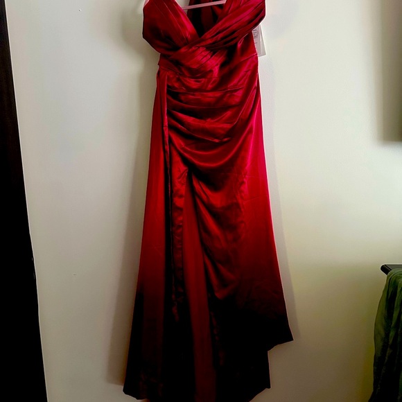 Elegant Red Prom Gown - Picture 5 of 5